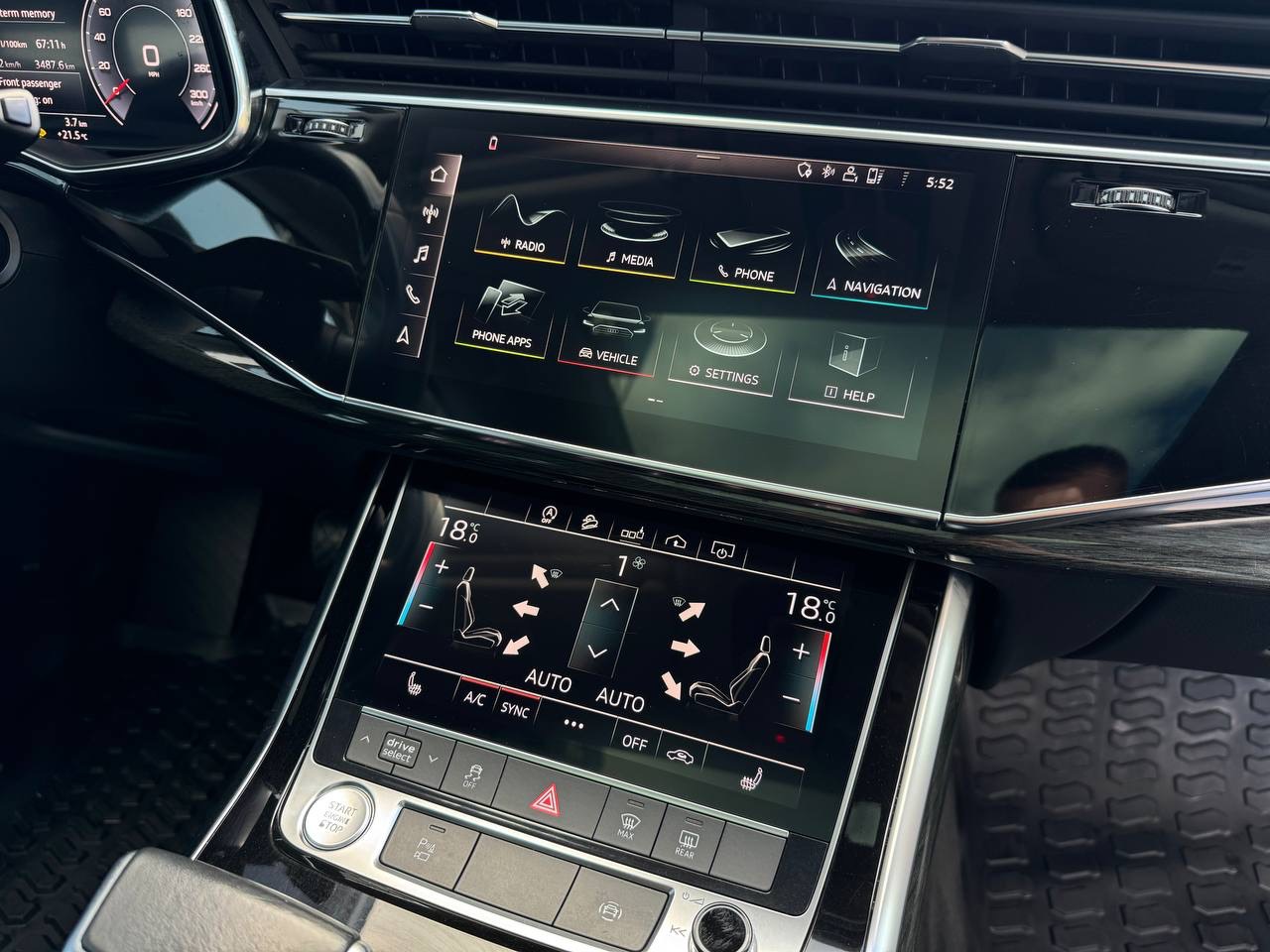 Audi Q7 - фото 25
