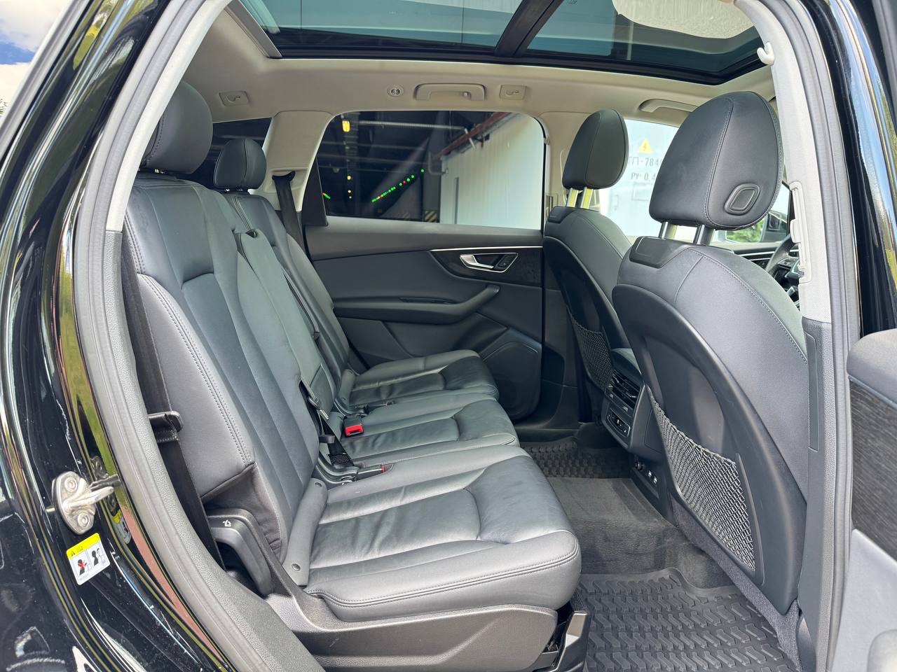Audi Q7 - фото 22