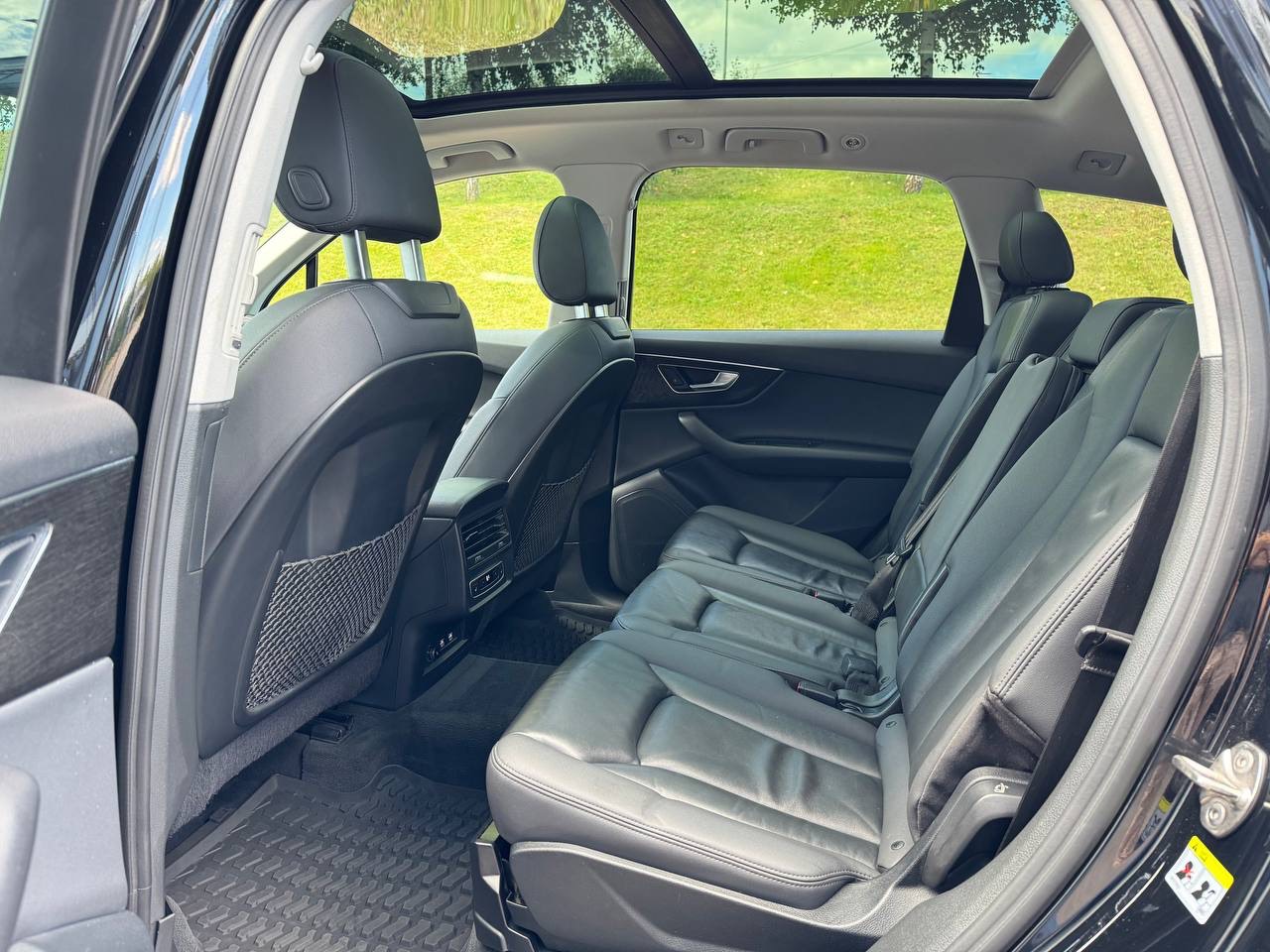 Audi Q7 - фото 19