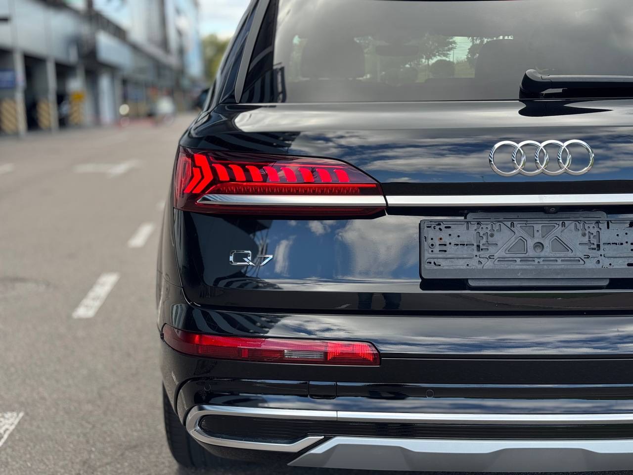Audi Q7 - фото 16