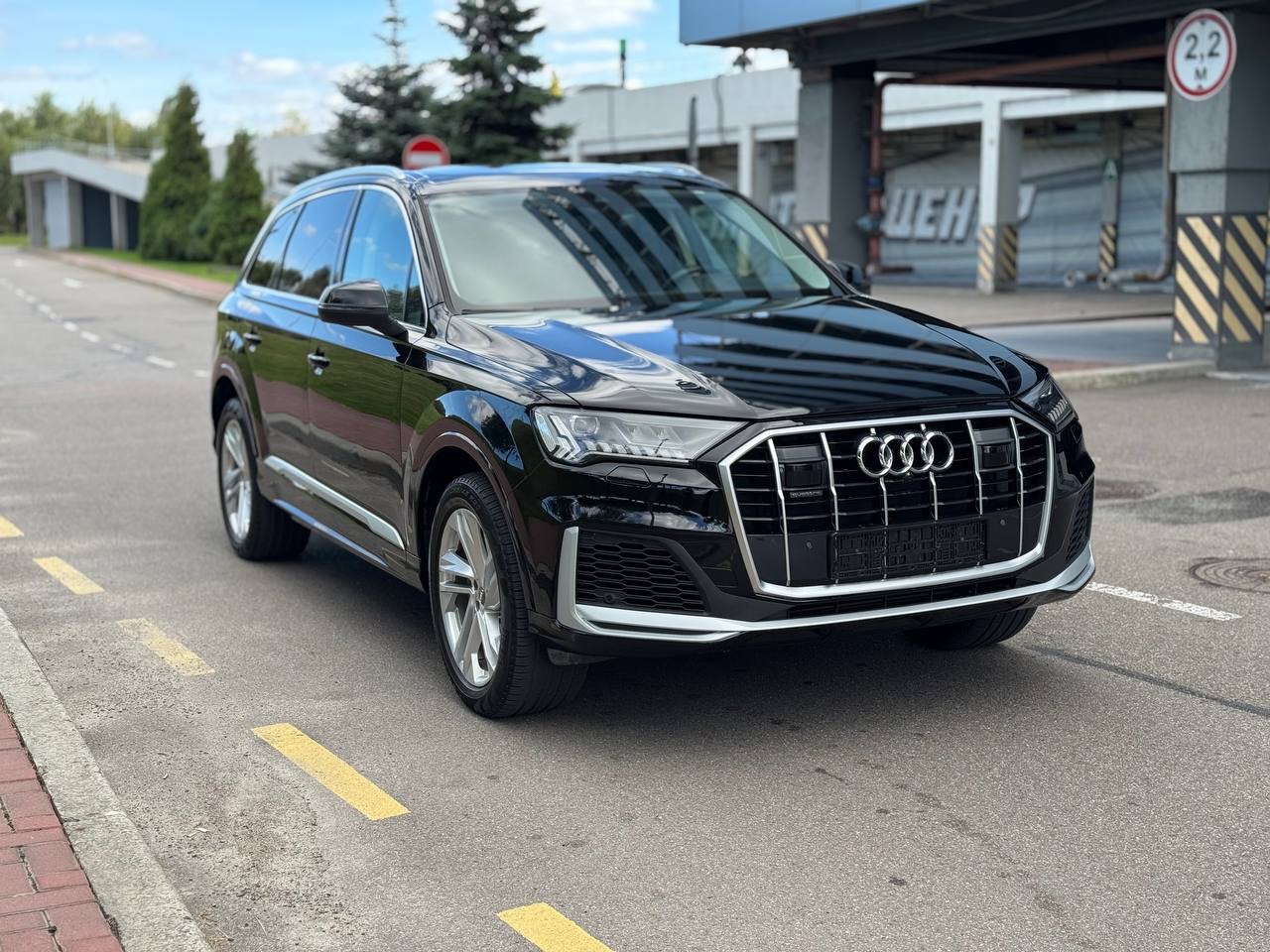 Audi Q7 - фото 6