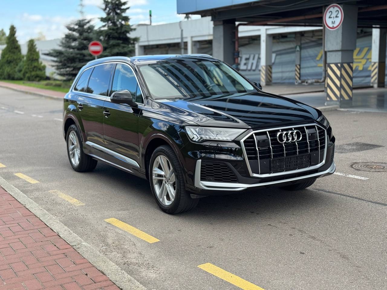 Audi Q7 - фото 10
