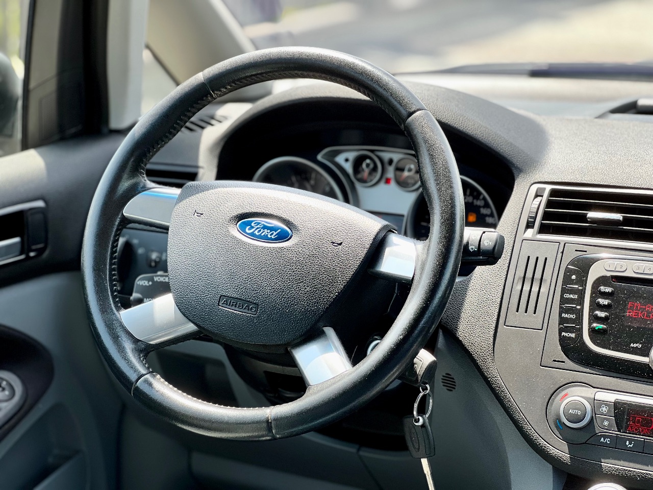 Ford C-MAX - фото 17