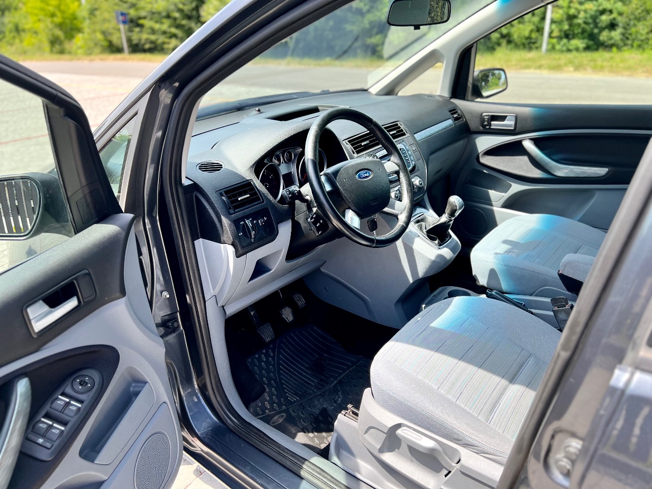 Ford C-MAX - фото 10