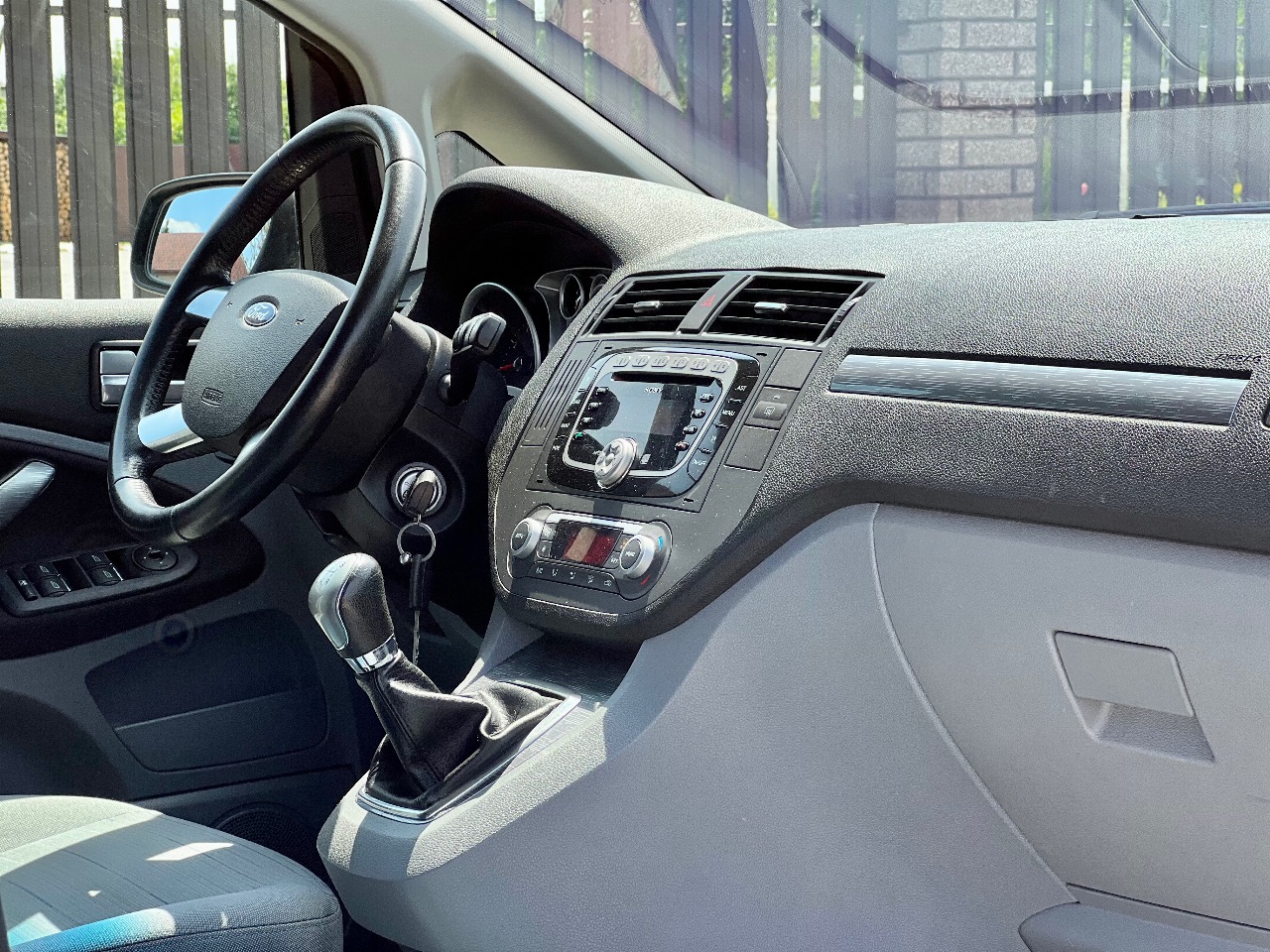 Ford C-MAX - фото 11