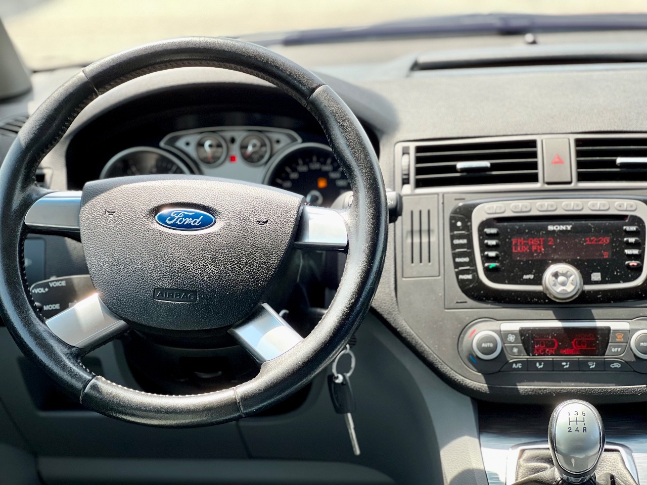 Ford C-MAX - фото 15