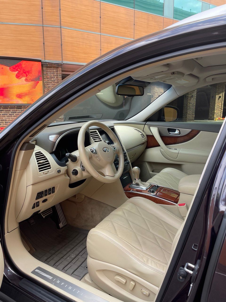 Infiniti QX70 - фото 9