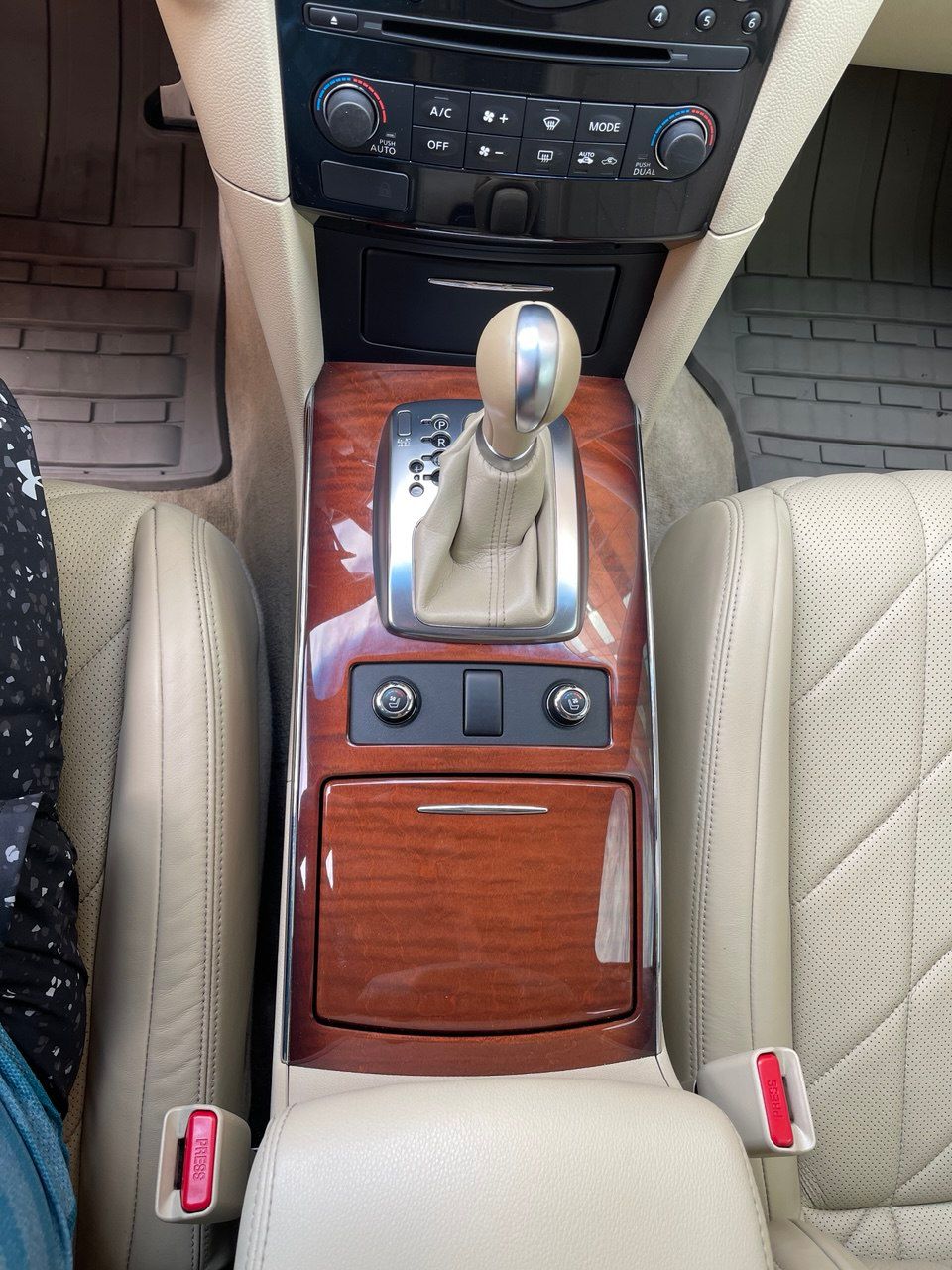 Infiniti QX70 - фото 16