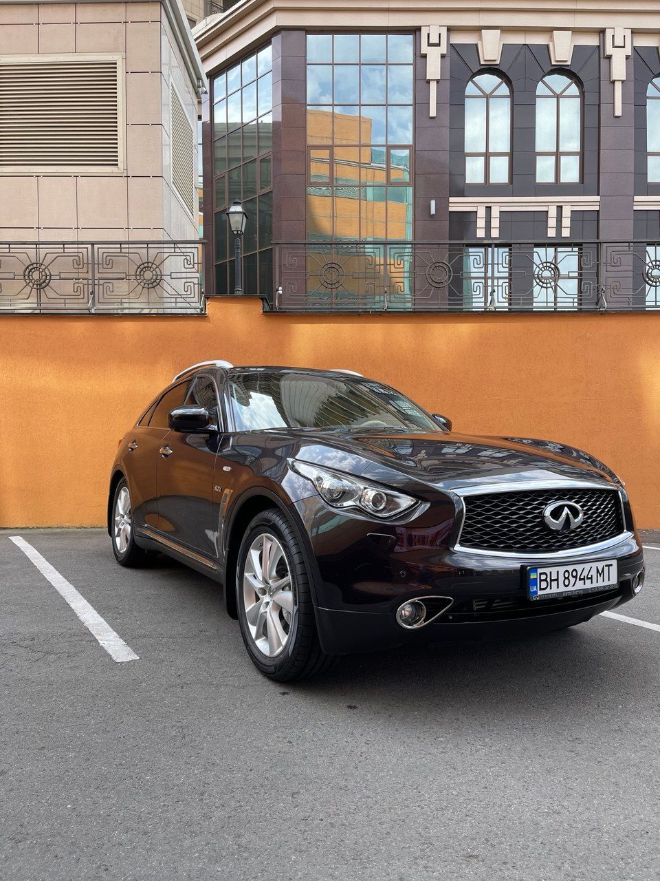 Infiniti QX70 - фото 5