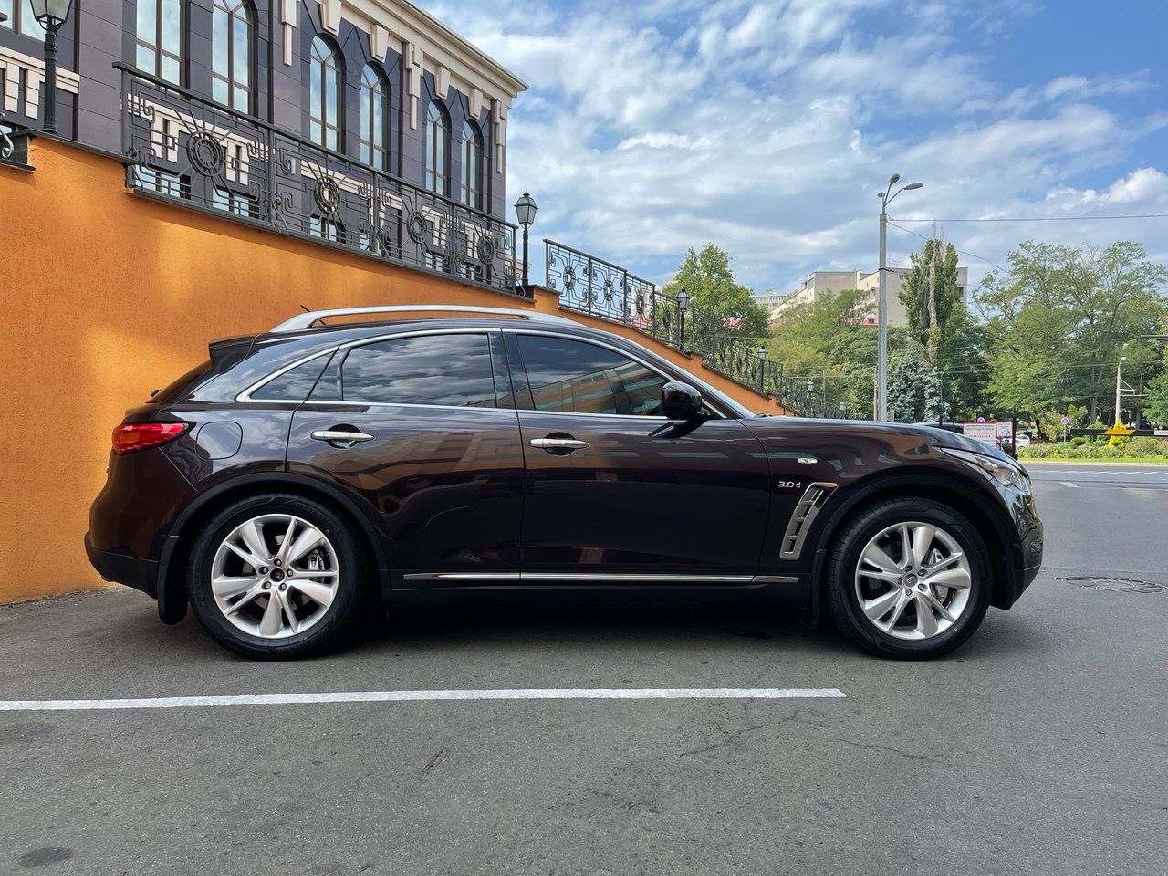 Infiniti QX70 - фото 21