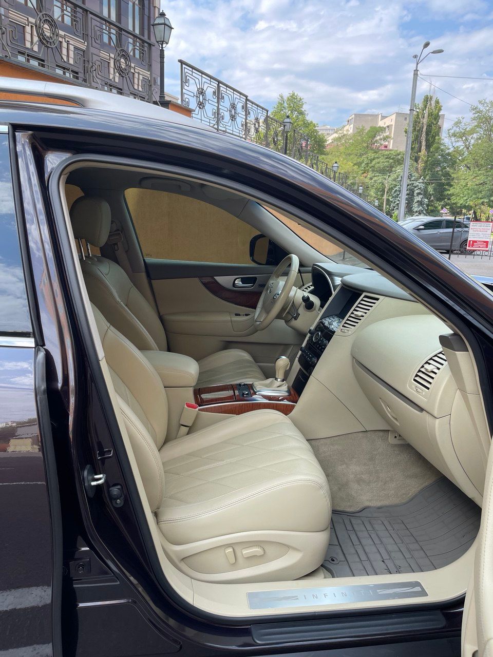 Infiniti QX70 - фото 10