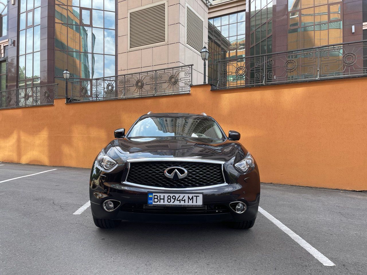 Infiniti QX70 - фото 8