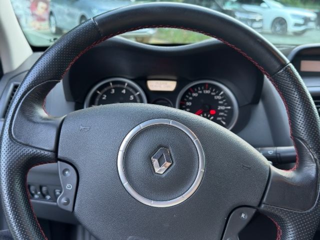 Renault Megane - фото 4