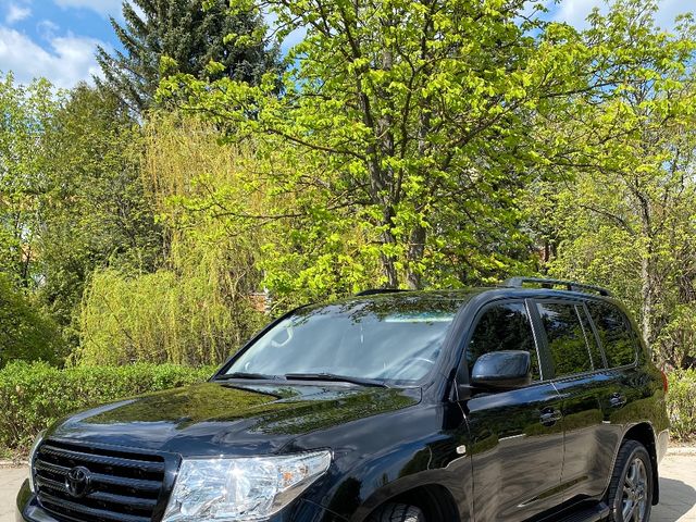 Toyota Land Cruiser - фото 1
