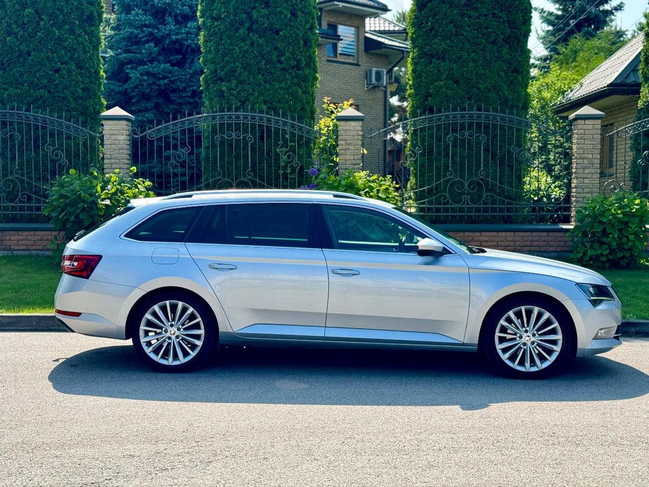 Skoda Superb - фото 4