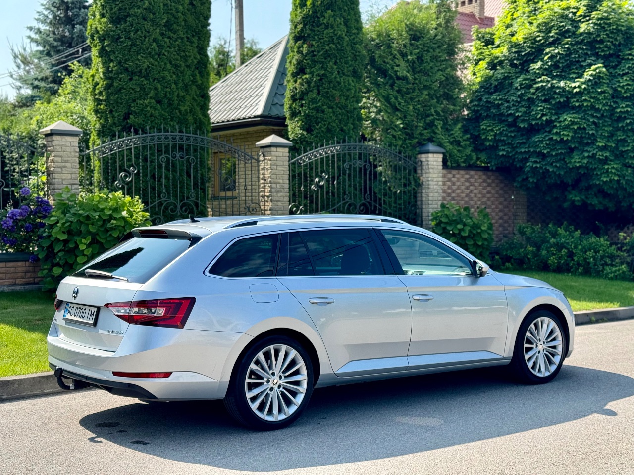 Skoda Superb - фото 7