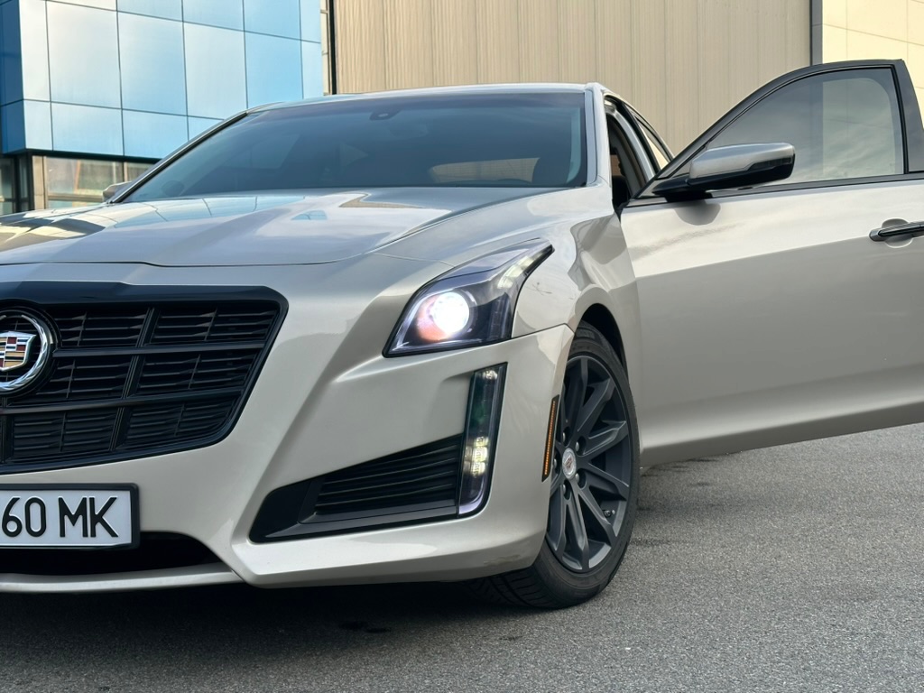 Cadillac CTS - фото 2
