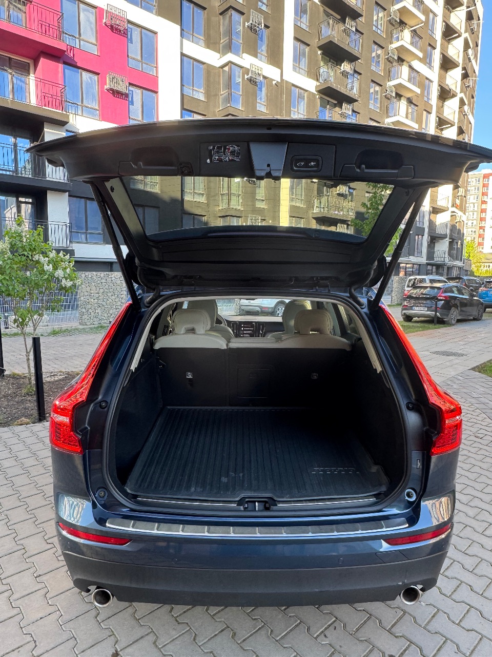 Volvo XC60 - фото 8