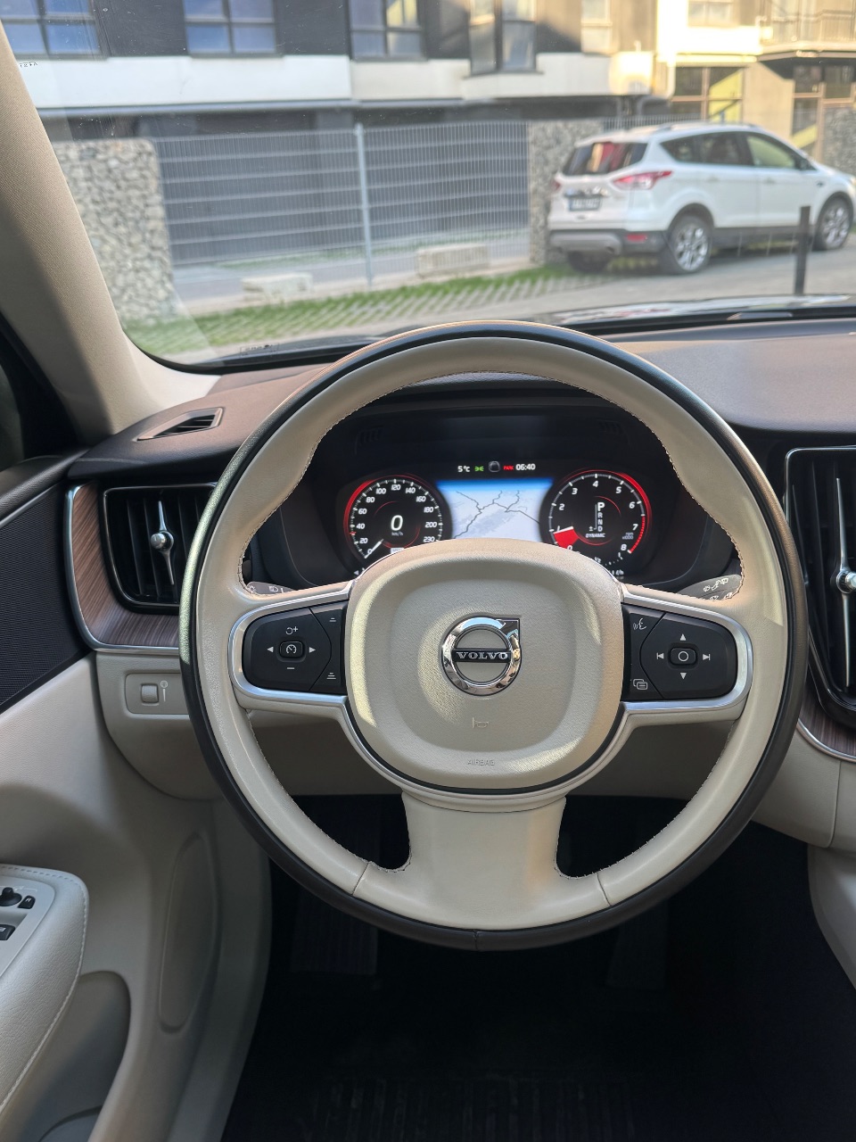 Volvo XC60 - фото 23