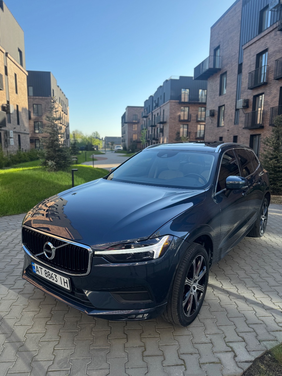 Volvo XC60 - фото 1