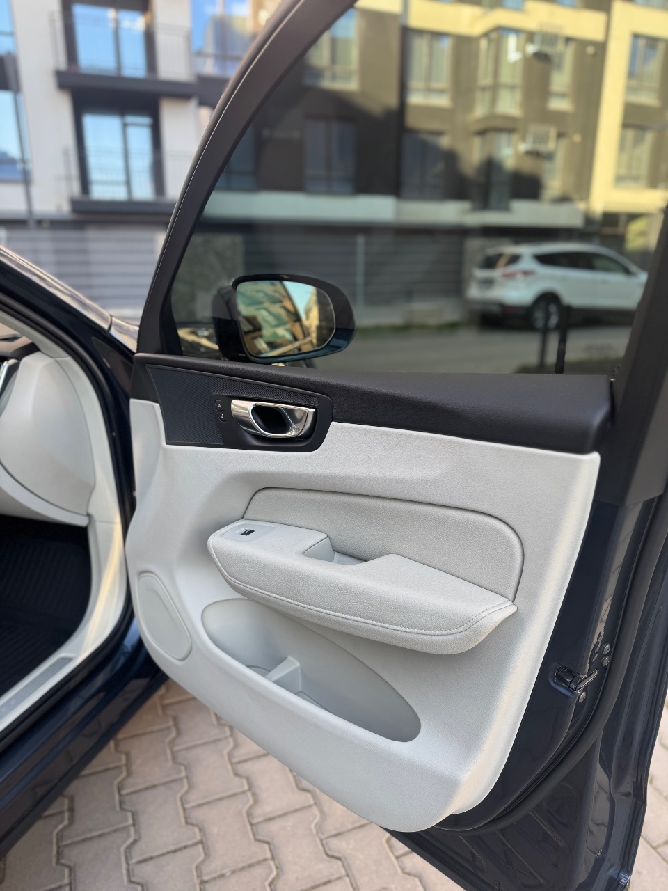 Volvo XC60 - фото 20