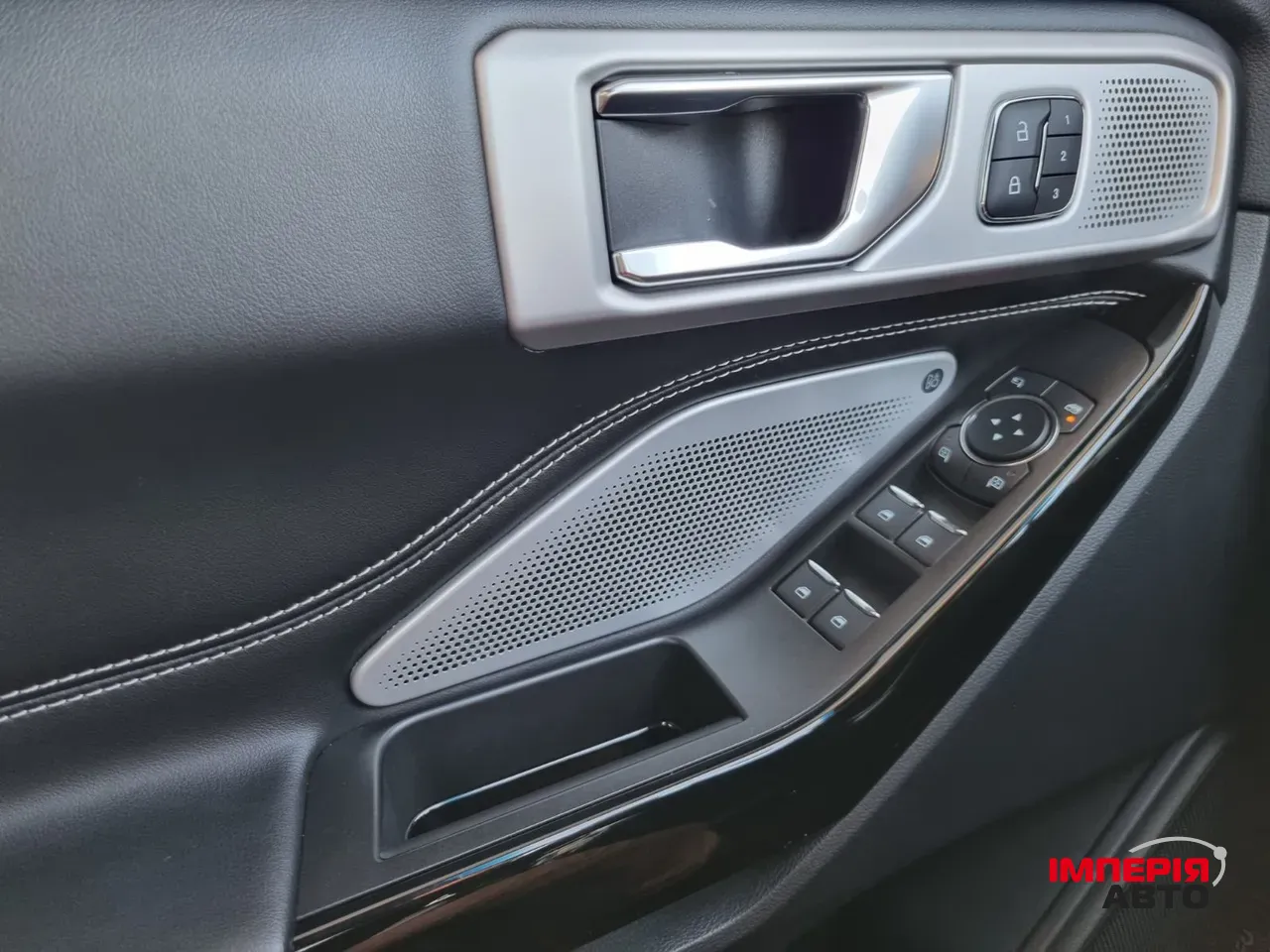 Ford Explorer - фото 5