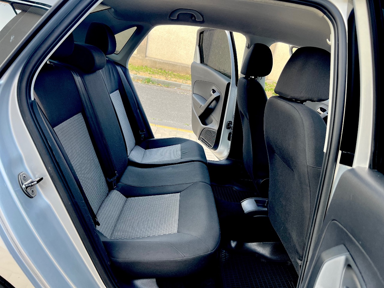 Volkswagen Polo - фото 42