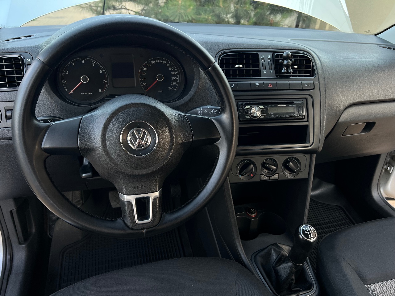 Volkswagen Polo - фото 41