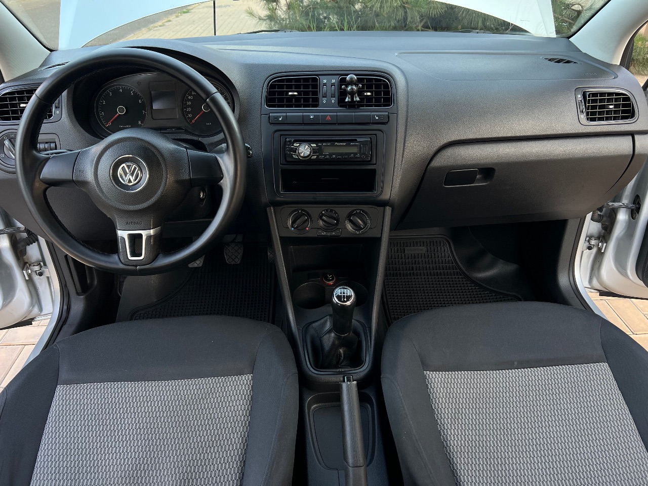 Volkswagen Polo - фото 36