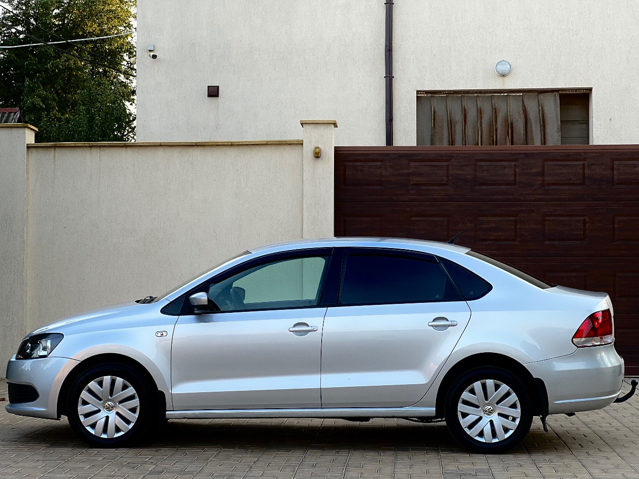 Volkswagen Polo - фото 2