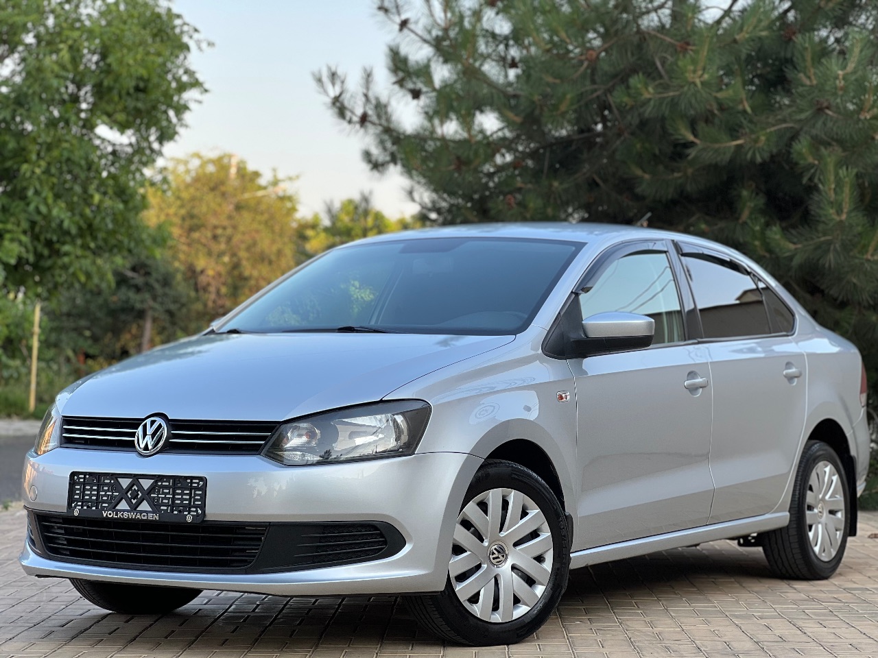 Volkswagen Polo - фото 1