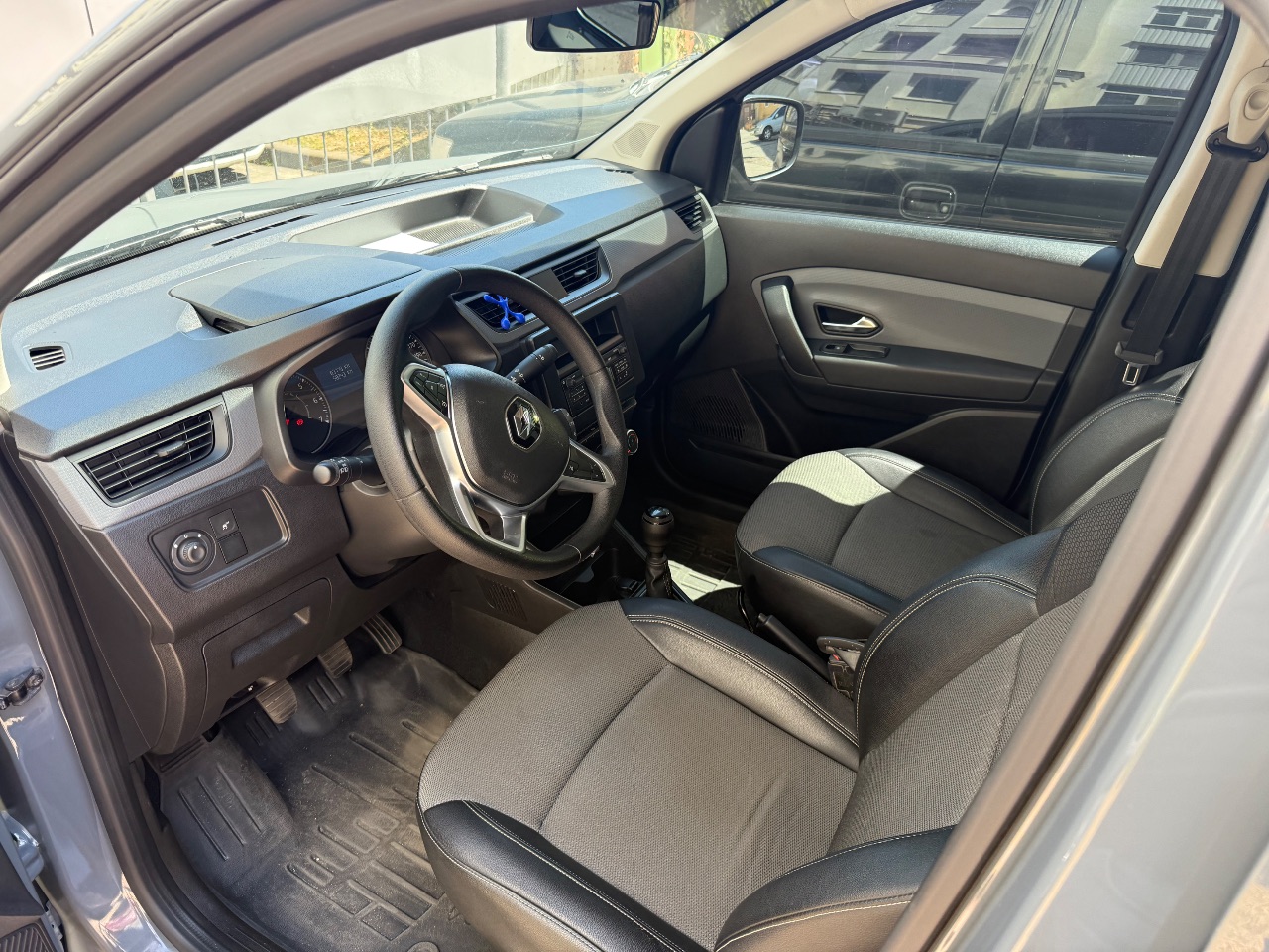 Renault Express - фото 12