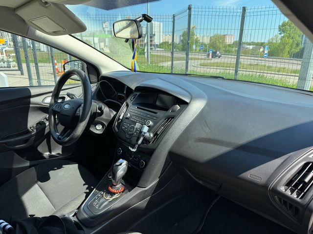 Ford Focus - фото 1