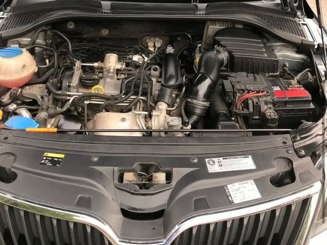 Skoda Rapid - фото 4