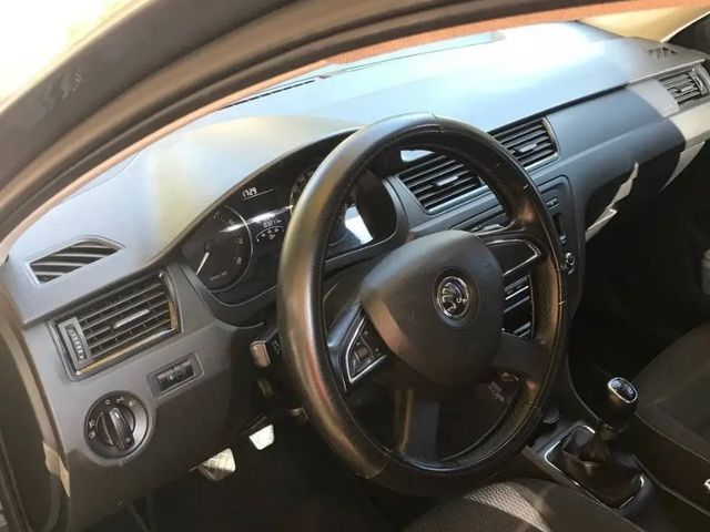 Skoda Rapid - фото 5
