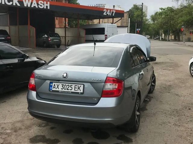 Skoda Rapid - фото 3