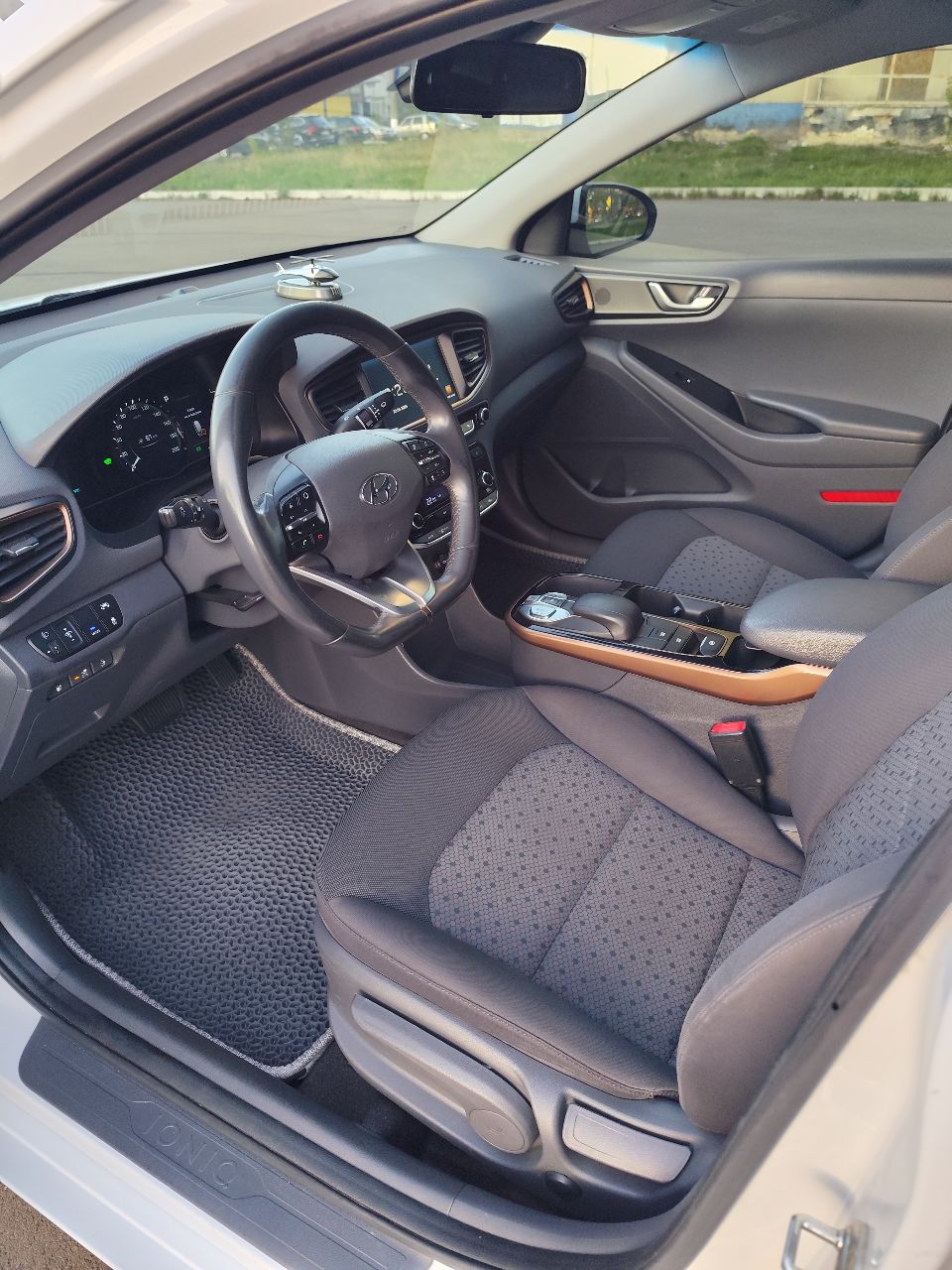 Hyundai IONIQ - фото 42