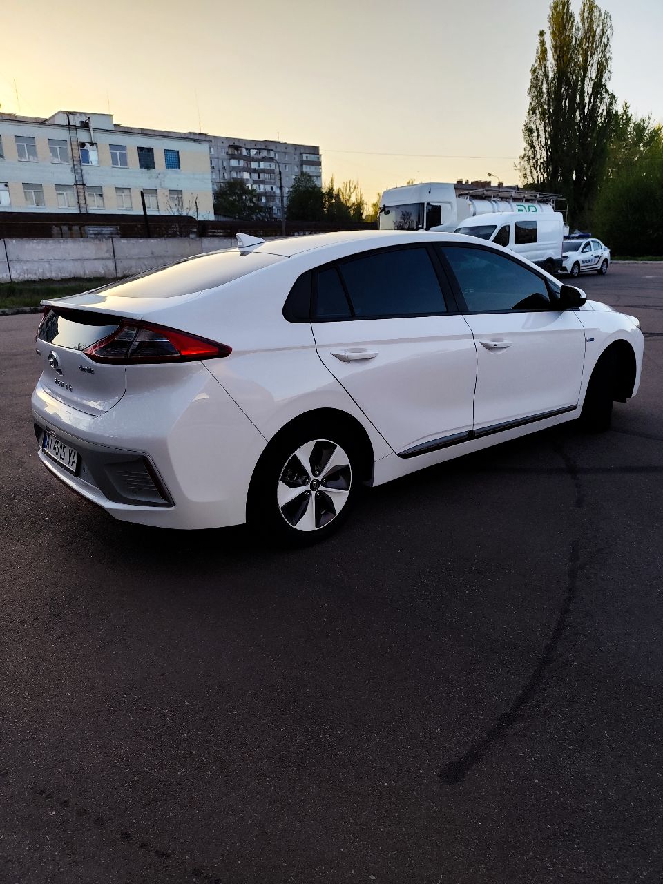 Hyundai IONIQ - фото 49