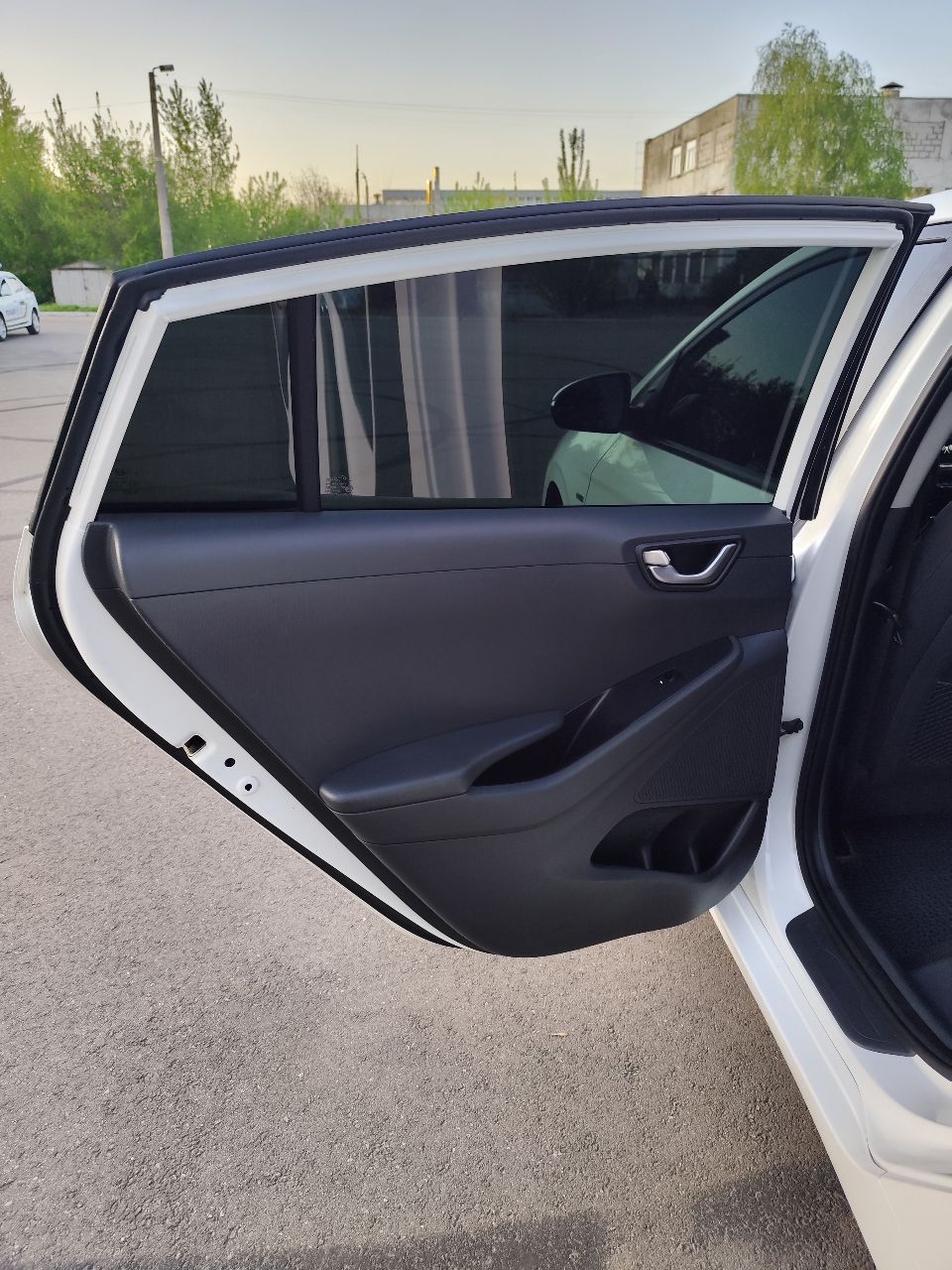 Hyundai IONIQ - фото 17