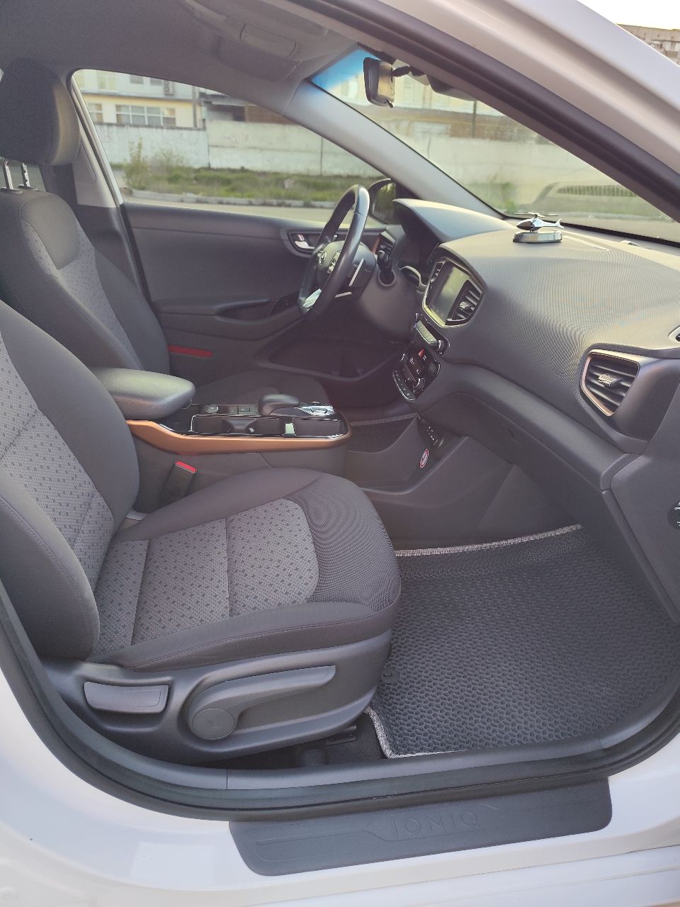 Hyundai IONIQ - фото 47