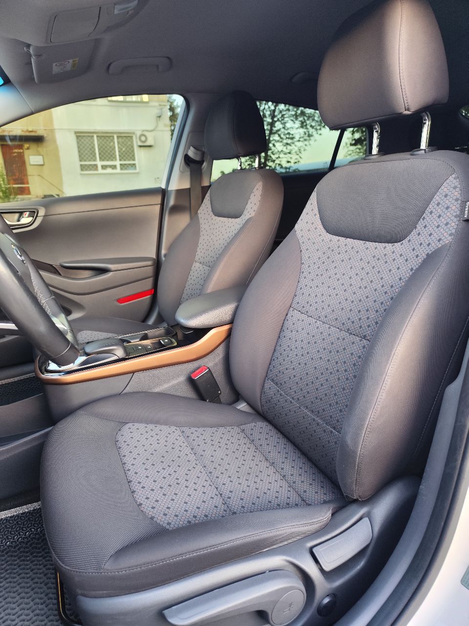 Hyundai IONIQ - фото 29