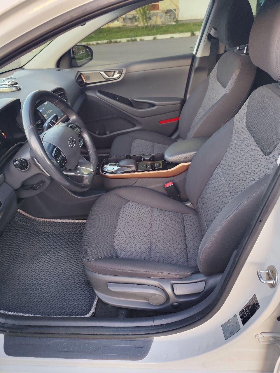 Hyundai IONIQ - фото 48