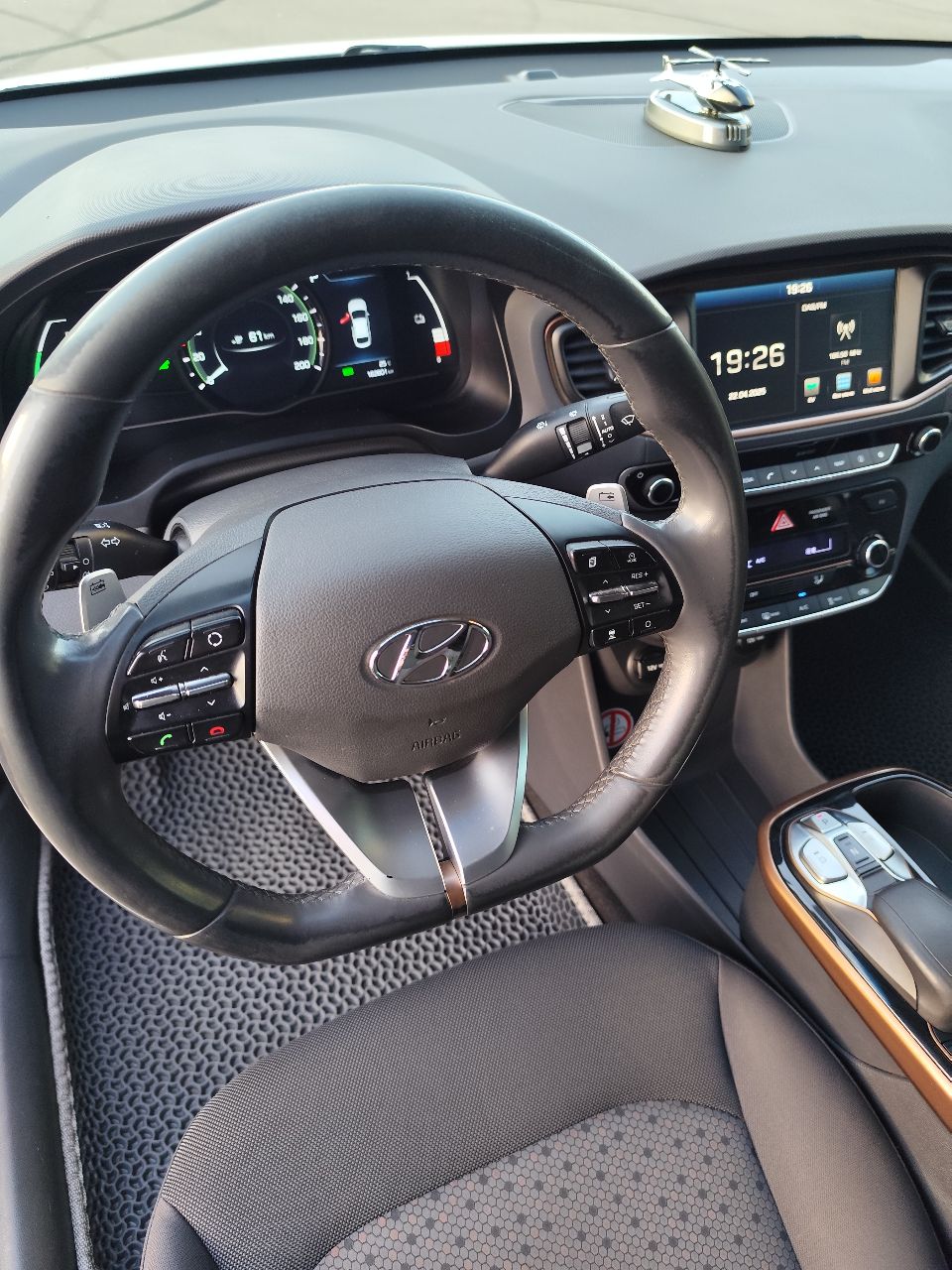 Hyundai IONIQ - фото 36