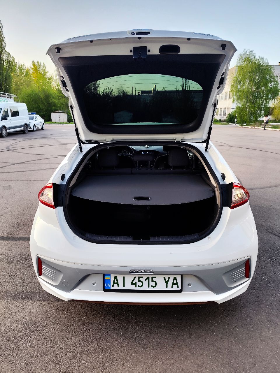 Hyundai IONIQ - фото 7