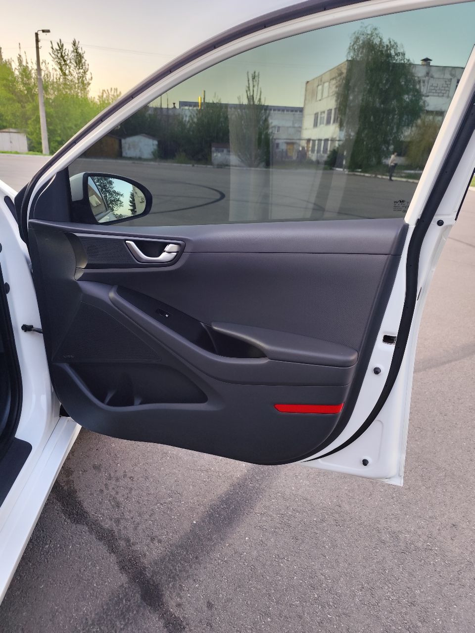 Hyundai IONIQ - фото 35