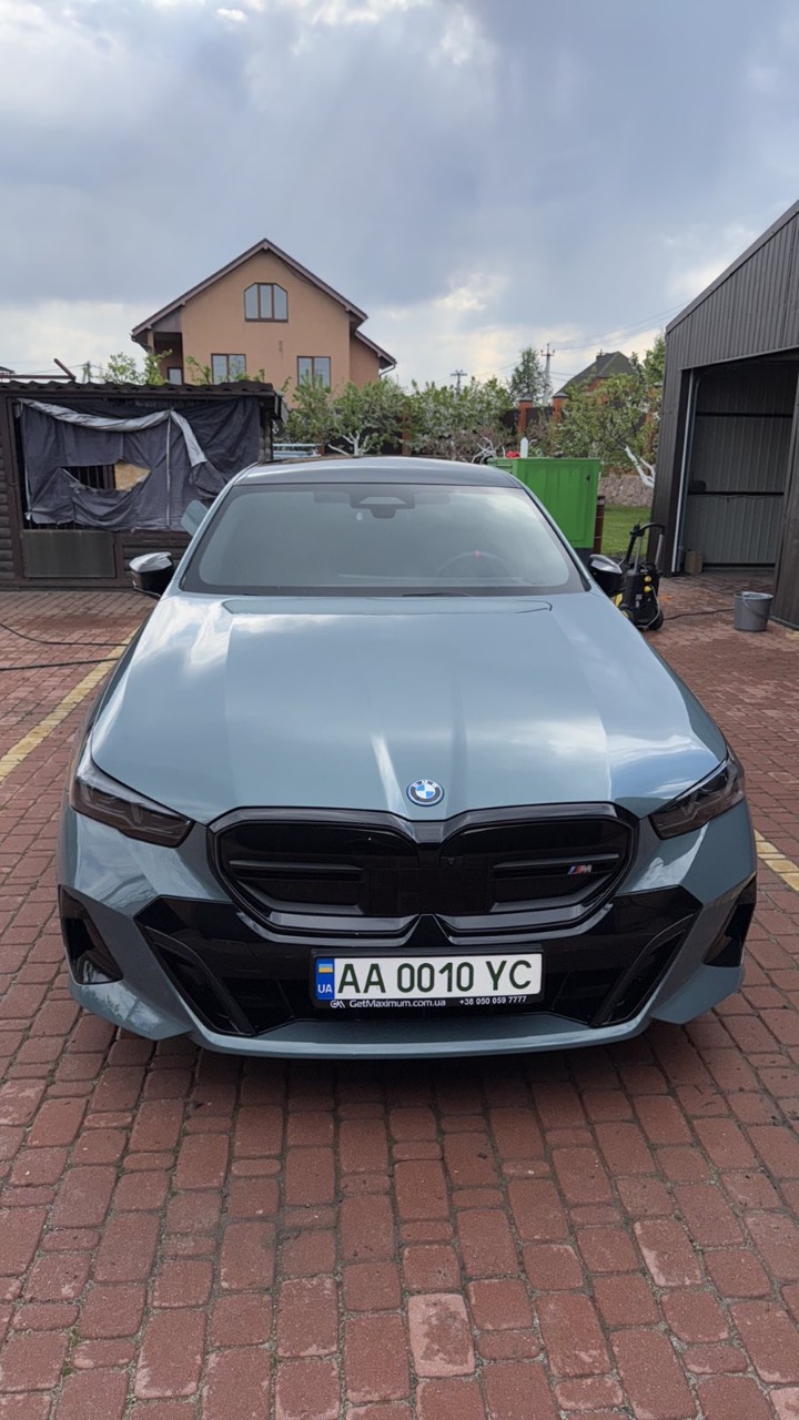 BMW i5 - фото 1