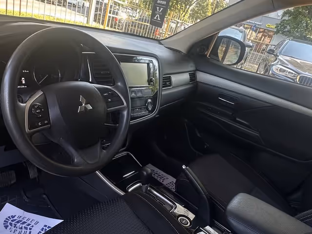 Mitsubishi Outlander 2017, Львів, $12 800 - зображення 2