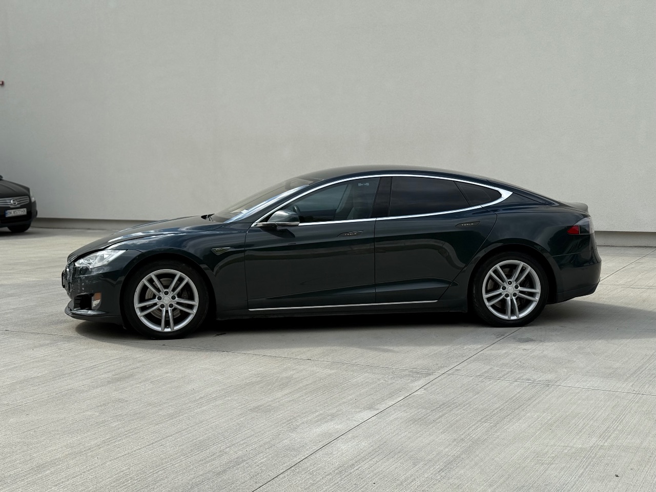 Tesla Model S - фото 12