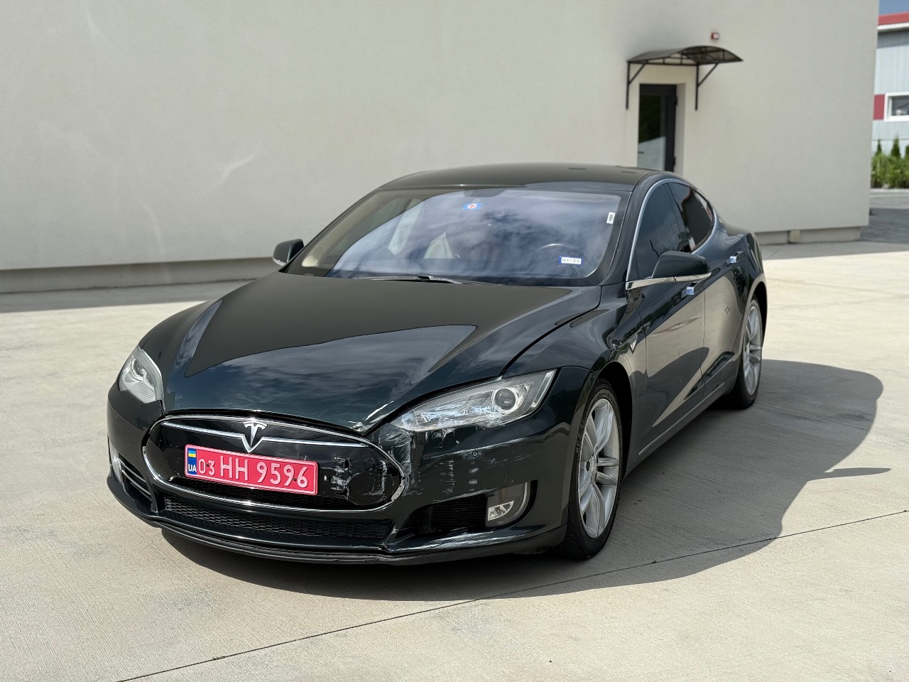 Tesla Model S - фото 8