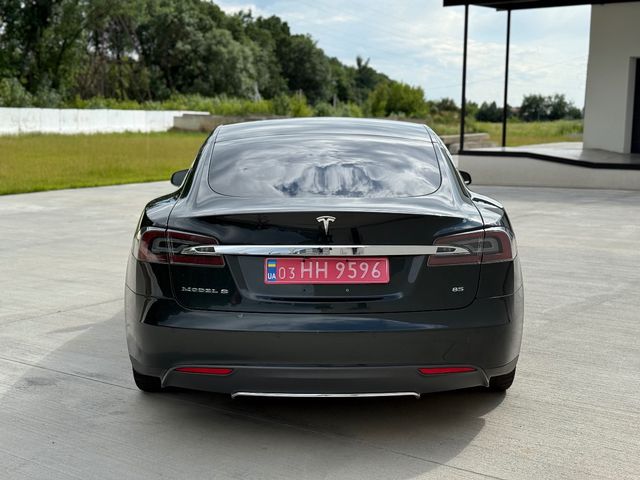 Tesla Model S - фото 3